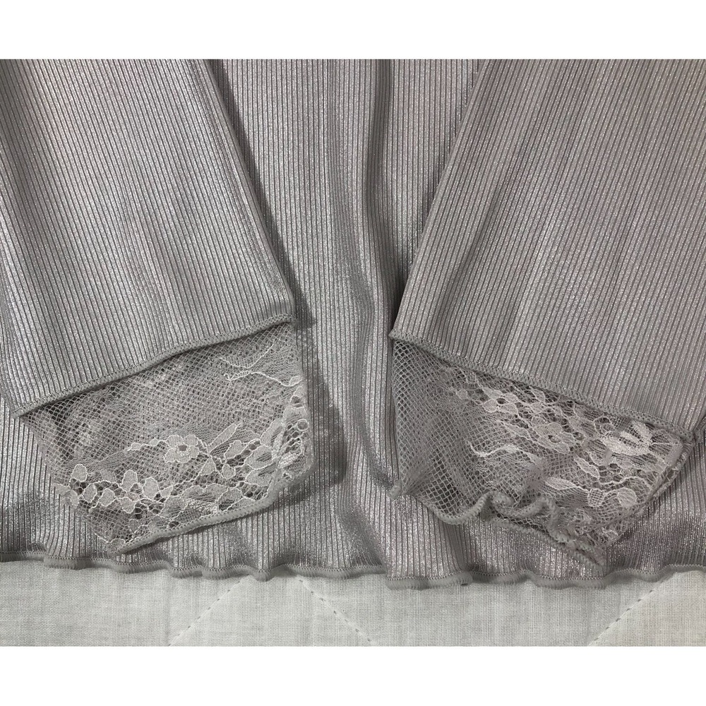 Jessica Simpson Blouse Women's Size 2X Silver Grey Metallic Lace Trim Ribbed Top - Picture 4 of 12